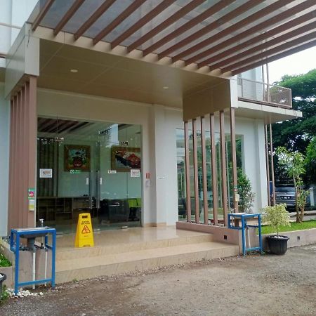 Oyo 90102 Edotel Hotel By Dbest Hospitality Bandung Kültér fotó