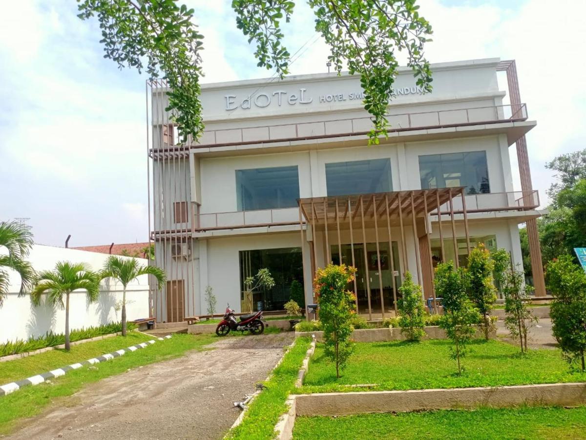 Oyo 90102 Edotel Hotel By Dbest Hospitality Bandung Kültér fotó