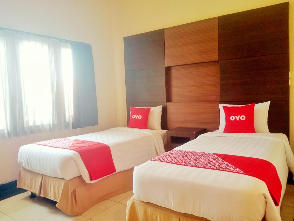 Oyo 90102 Edotel Hotel By Dbest Hospitality Bandung Kültér fotó