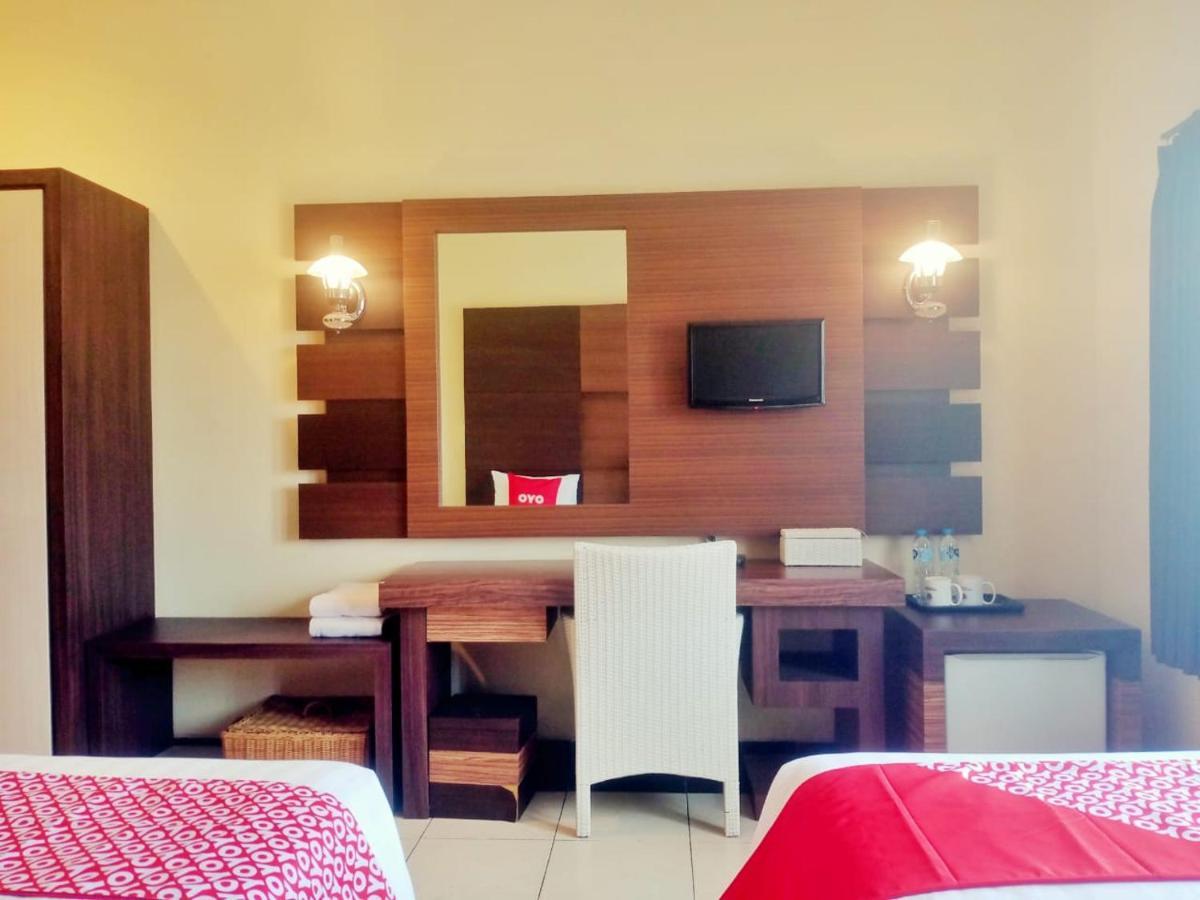Oyo 90102 Edotel Hotel By Dbest Hospitality Bandung Kültér fotó