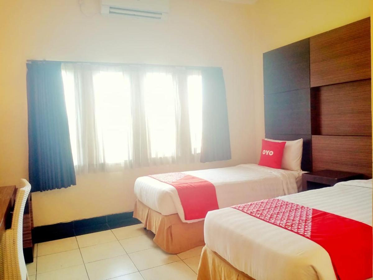 Oyo 90102 Edotel Hotel By Dbest Hospitality Bandung Kültér fotó
