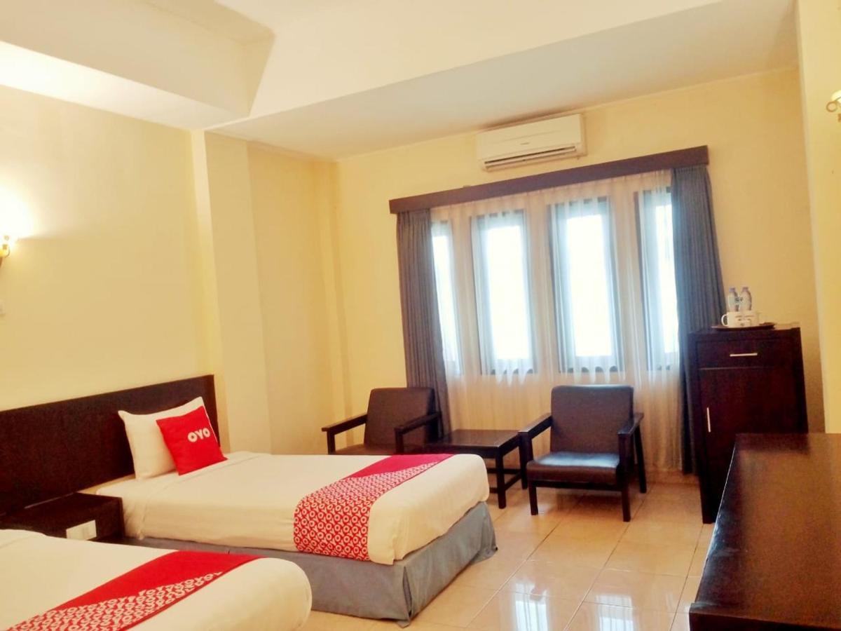 Oyo 90102 Edotel Hotel By Dbest Hospitality Bandung Kültér fotó