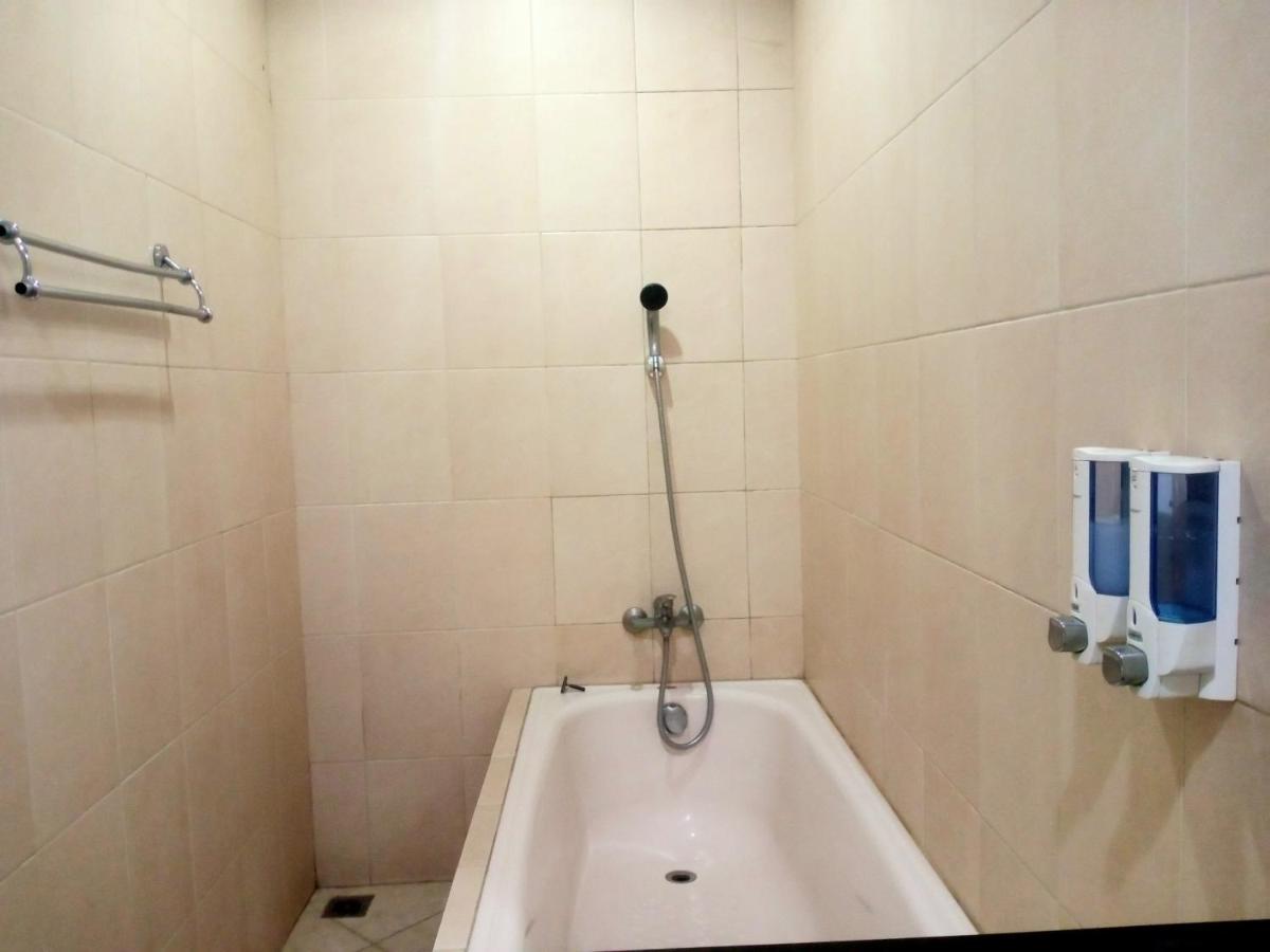 Oyo 90102 Edotel Hotel By Dbest Hospitality Bandung Kültér fotó